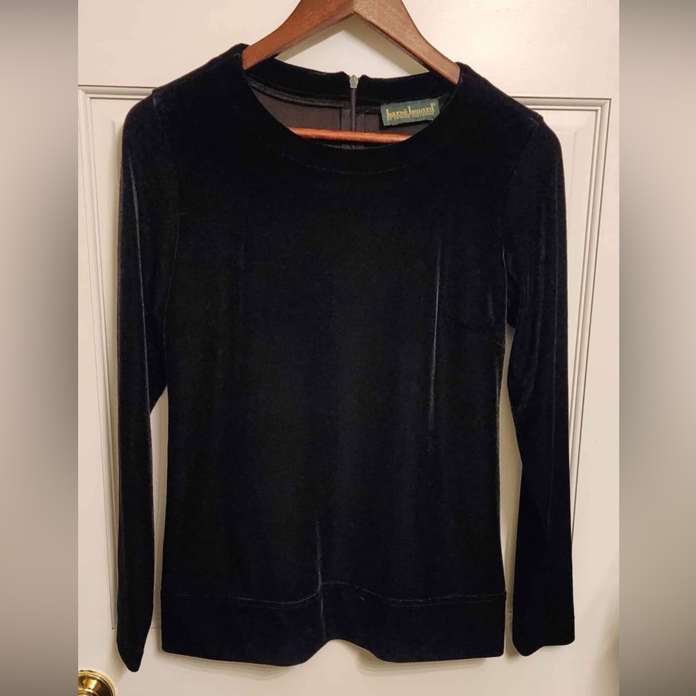 Harve Benard Black Velvet Long Sleeve Top